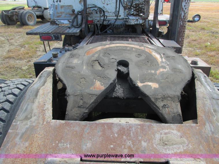 image for item L2502 1987 Ottowa 4T30 yard truck