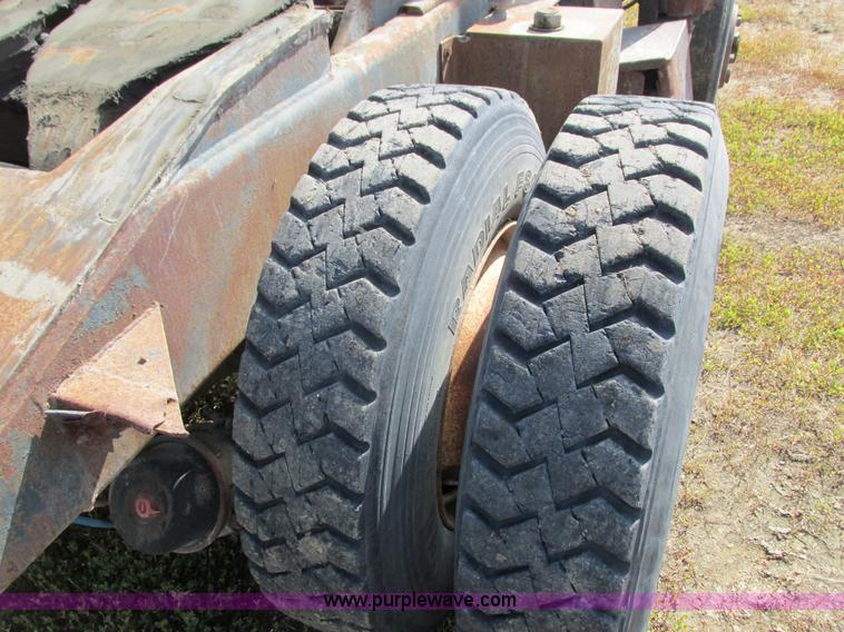 image for item L2502 1987 Ottowa 4T30 yard truck