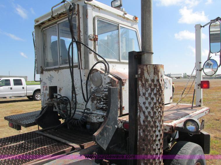 image for item L2502 1987 Ottowa 4T30 yard truck