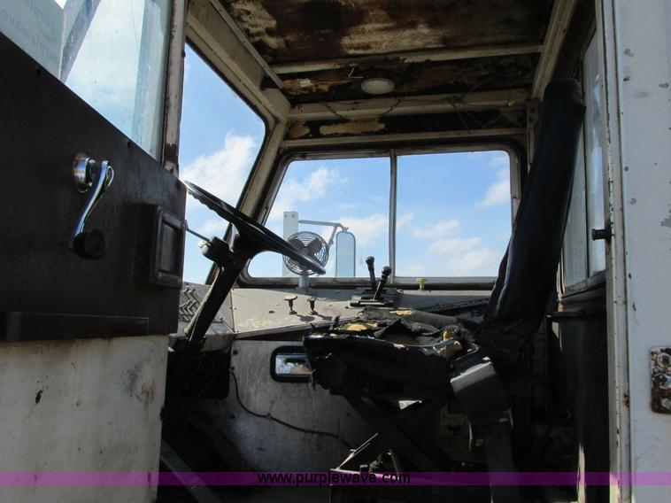 image for item L2502 1987 Ottowa 4T30 yard truck