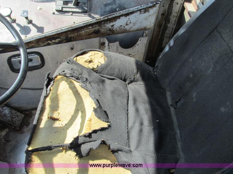 image for item L2502 1987 Ottowa 4T30 yard truck