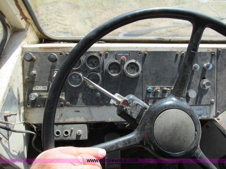 image for item L2502 1987 Ottowa 4T30 yard truck