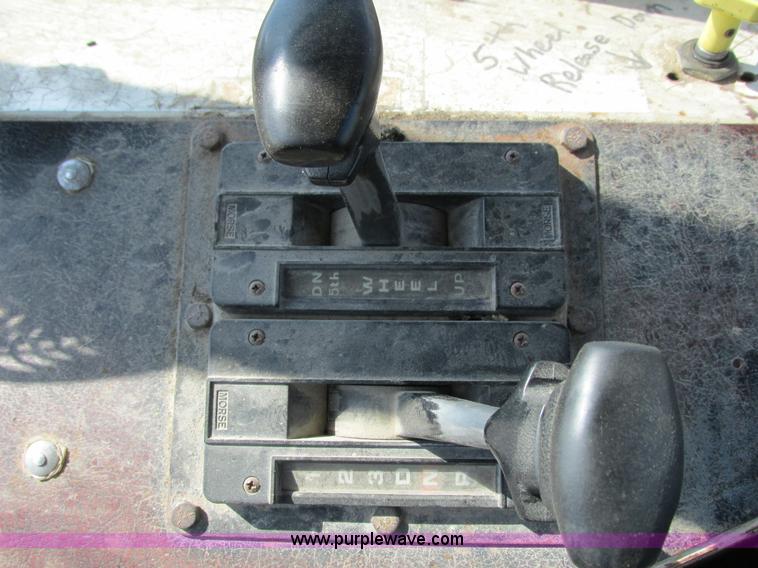 image for item L2502 1987 Ottowa 4T30 yard truck