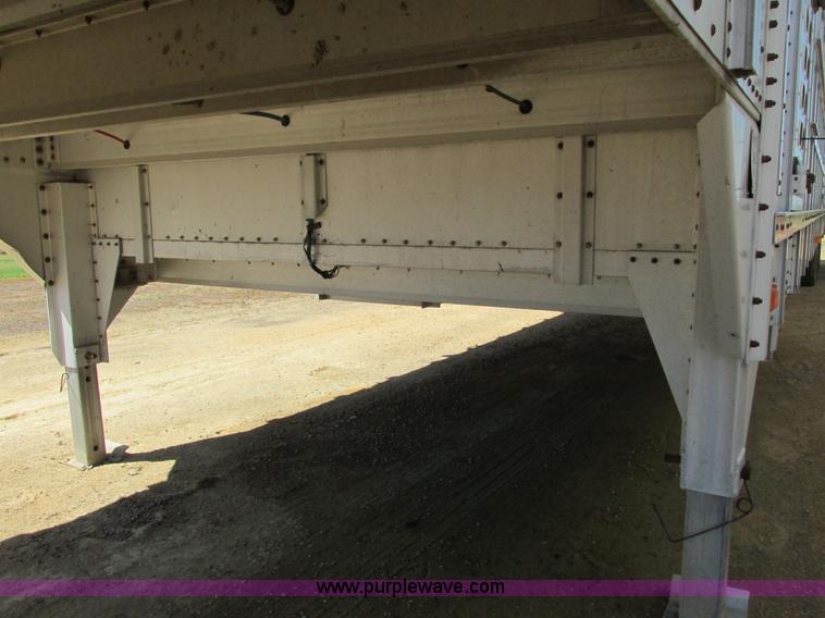 image for item L2509 1996 Wilson PSADL-303P livestock trailer