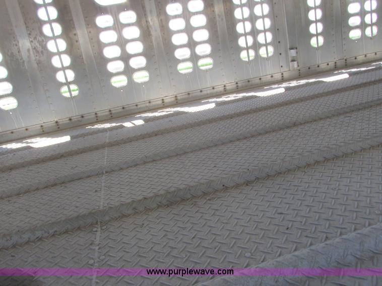 image for item L2509 1996 Wilson PSADL-303P livestock trailer