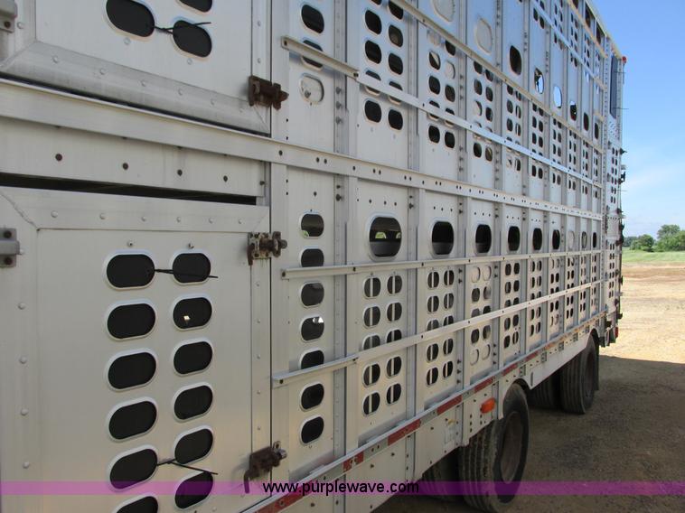 image for item L2509 1996 Wilson PSADL-303P livestock trailer