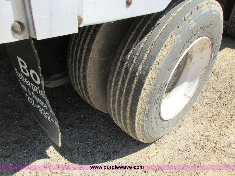 image for item L2509 1996 Wilson PSADL-303P livestock trailer