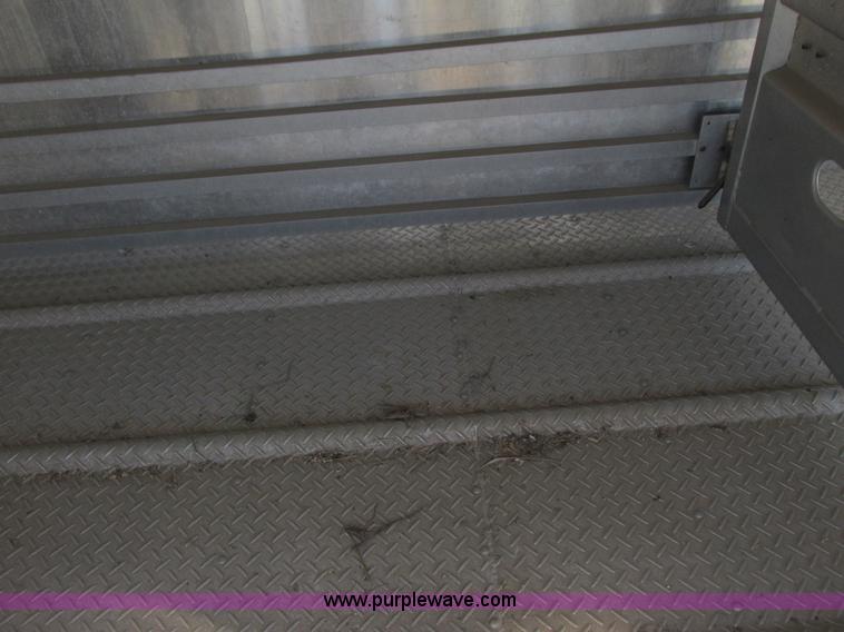 image for item L2509 1996 Wilson PSADL-303P livestock trailer