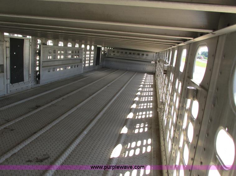 image for item L2509 1996 Wilson PSADL-303P livestock trailer