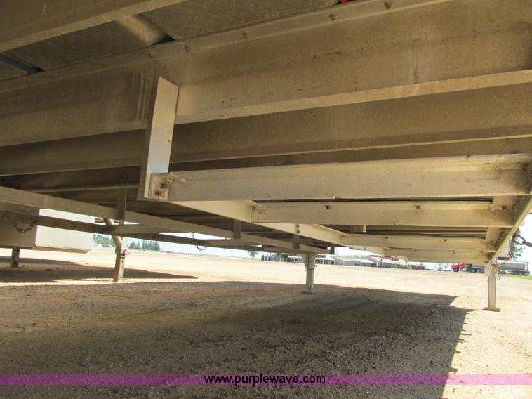 image for item L2509 1996 Wilson PSADL-303P livestock trailer