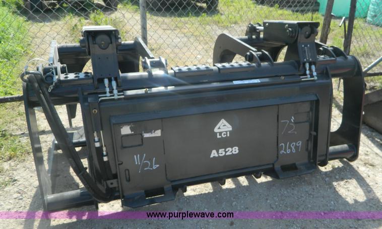 image for item BG9854 2013 Bobcat GRPL72 root grapple attachment