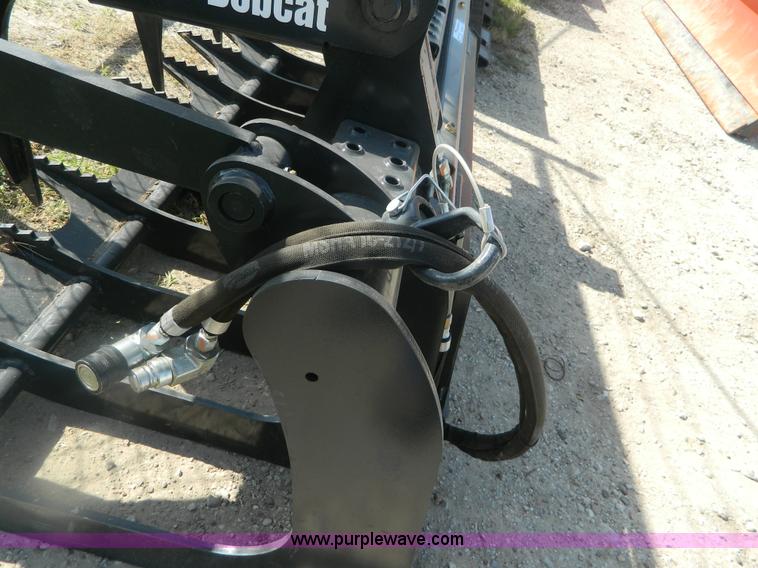 image for item BG9854 2013 Bobcat GRPL72 root grapple attachment