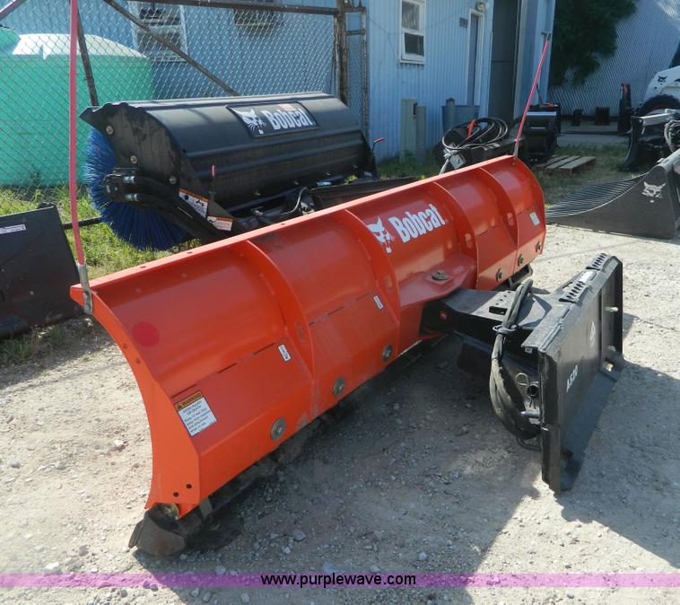 image for item BG9856 2008 Bobcat SB108HD snow blade