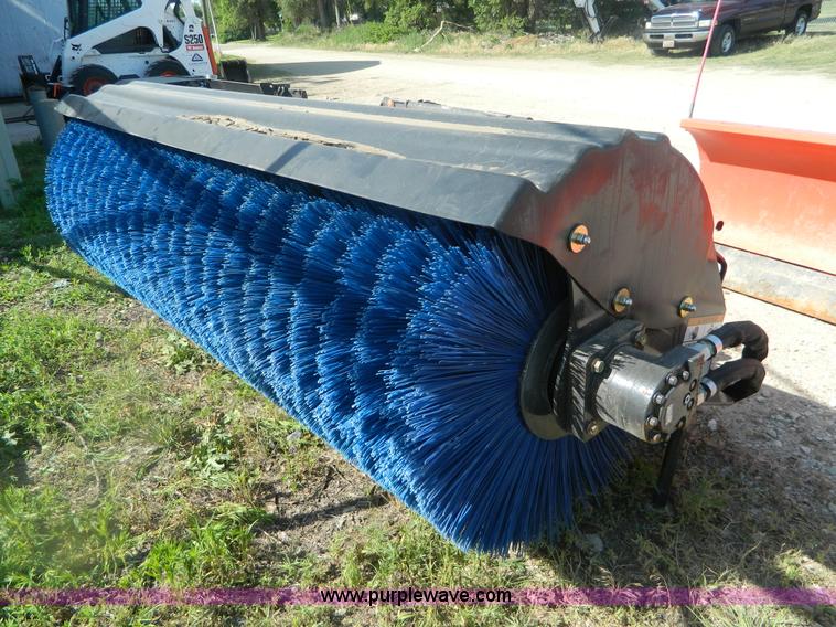 image for item BG9857 2010 Bobcat 84 angle broom