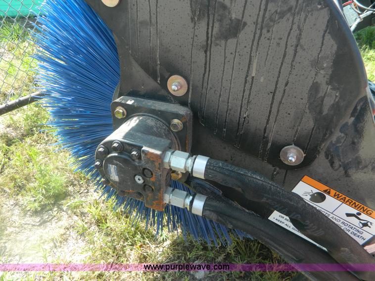 image for item BG9857 2010 Bobcat 84 angle broom