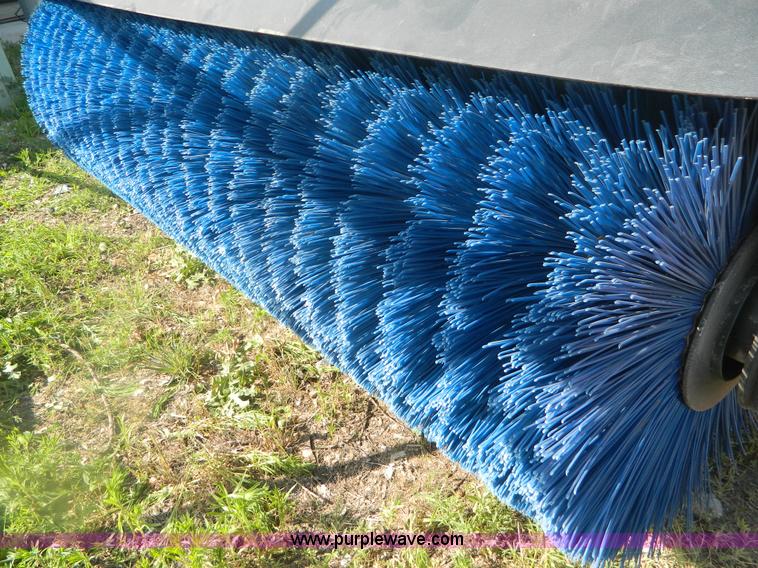 image for item BG9857 2010 Bobcat 84 angle broom