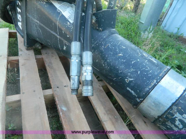 image for item BG9861 2009 Bobcat 980 concrete breaker