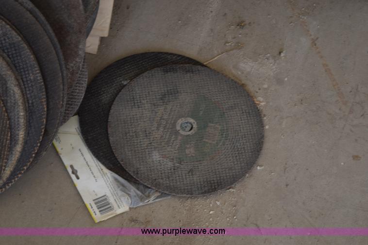 image for item BG9886 Assorted concrete and chop saw blades