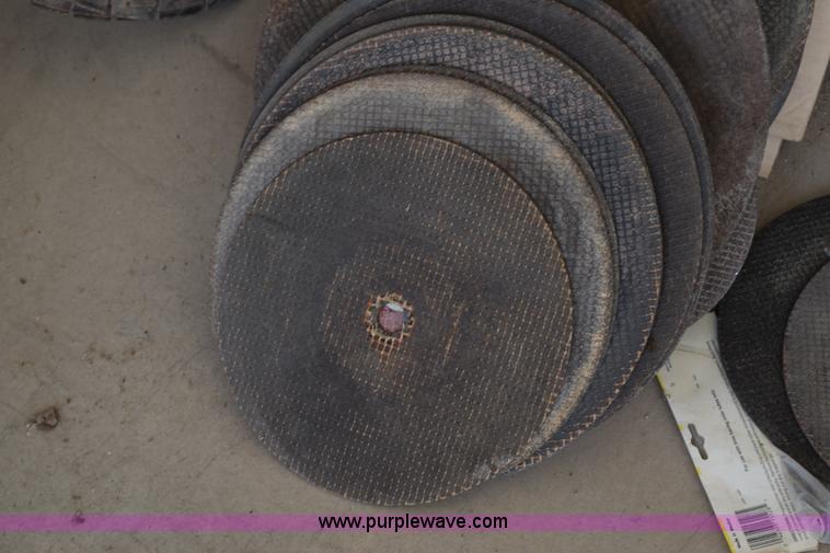 image for item BG9886 Assorted concrete and chop saw blades