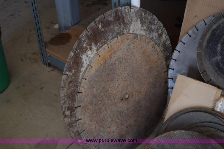 image for item BG9886 Assorted concrete and chop saw blades