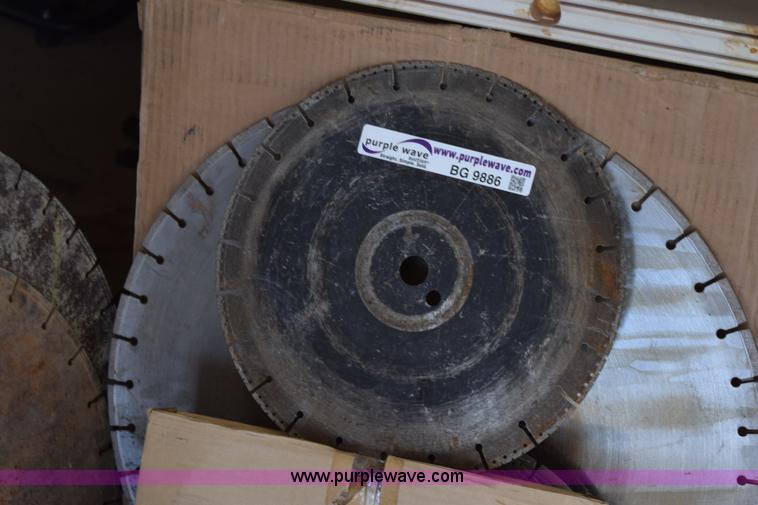image for item BG9886 Assorted concrete and chop saw blades