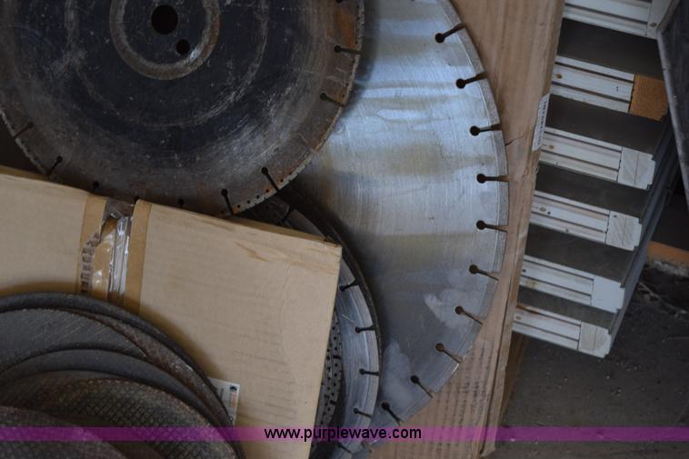 image for item BG9886 Assorted concrete and chop saw blades