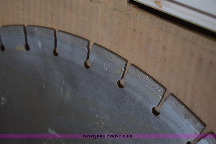 image for item BG9886 Assorted concrete and chop saw blades