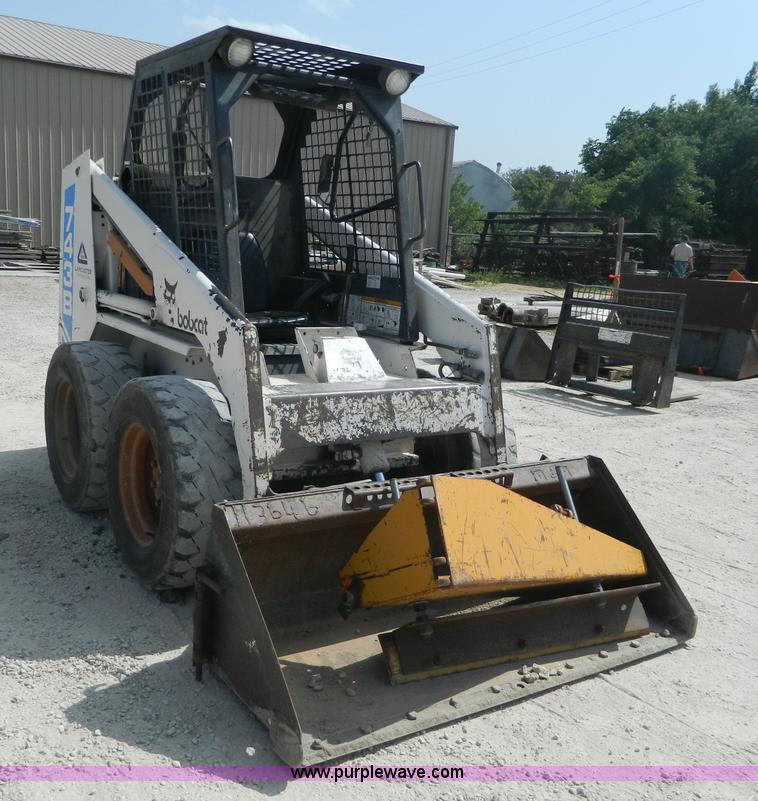 image for item BH9520 1995 Bobcat 743B skid steer