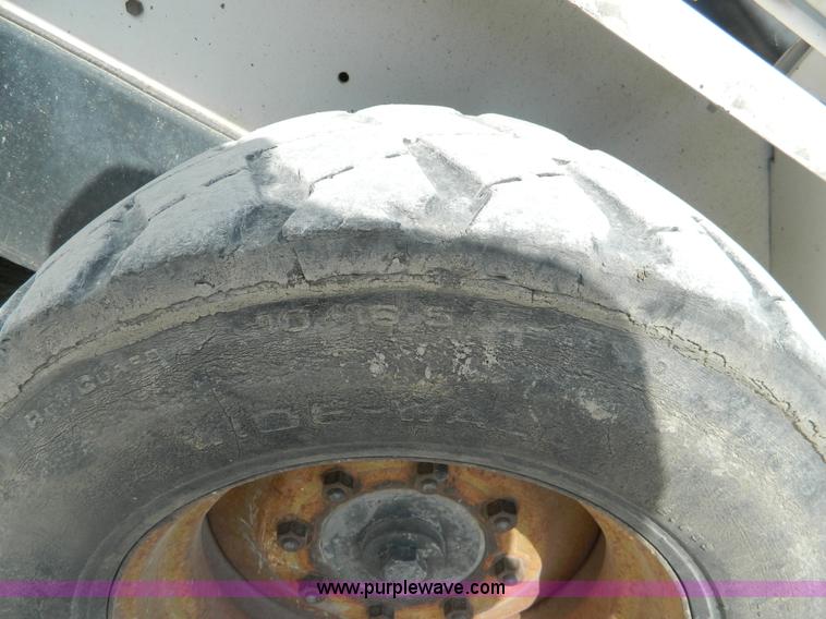 image for item BH9520 1995 Bobcat 743B skid steer