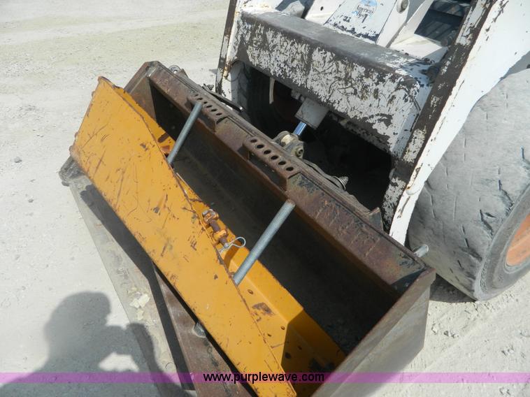 image for item BH9520 1995 Bobcat 743B skid steer