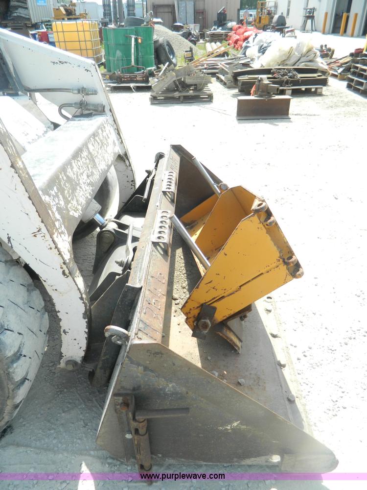 image for item BH9520 1995 Bobcat 743B skid steer