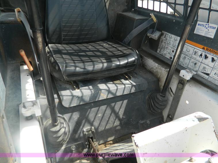 image for item BH9520 1995 Bobcat 743B skid steer