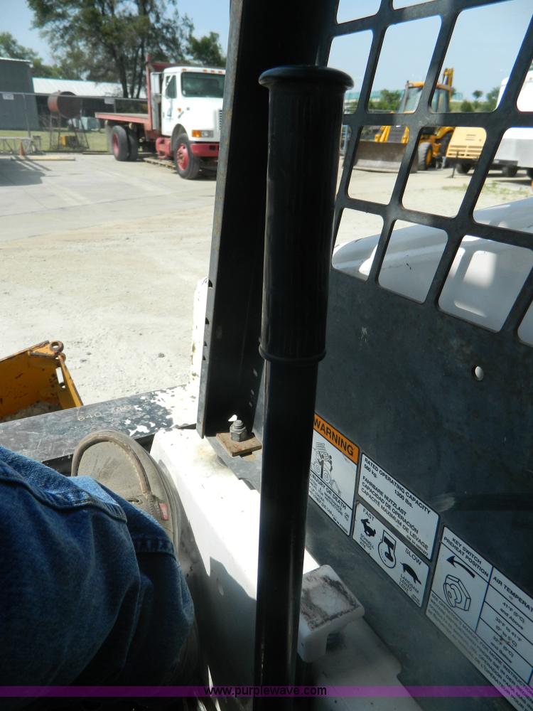 image for item BH9520 1995 Bobcat 743B skid steer