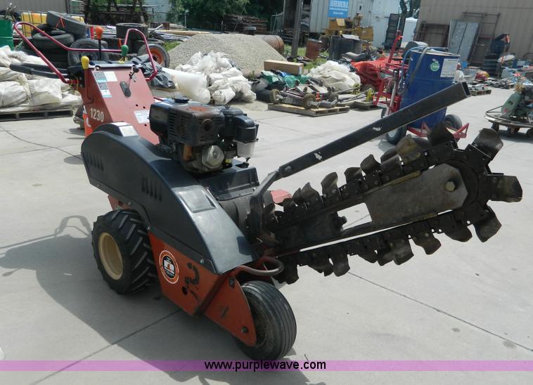 image for item BH9524 Ditch Witch 1230H trencher