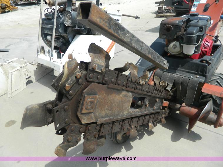 image for item BH9524 Ditch Witch 1230H trencher