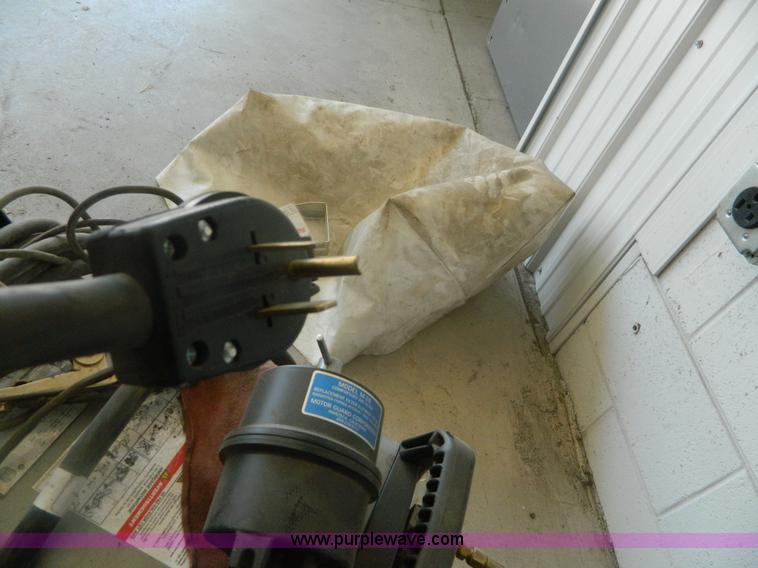 image for item BJ9229 Hypertherm 1000 plasma cutter