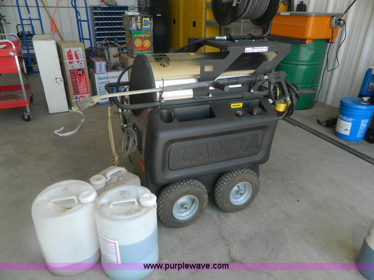 image for item BJ9240 Landa PHW pressure washer