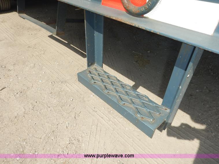 image for item J3837 2007 Kaufman HP20ton equipment trailer