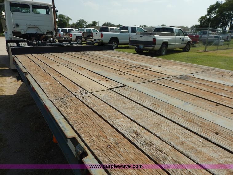 image for item J3837 2007 Kaufman HP20ton equipment trailer