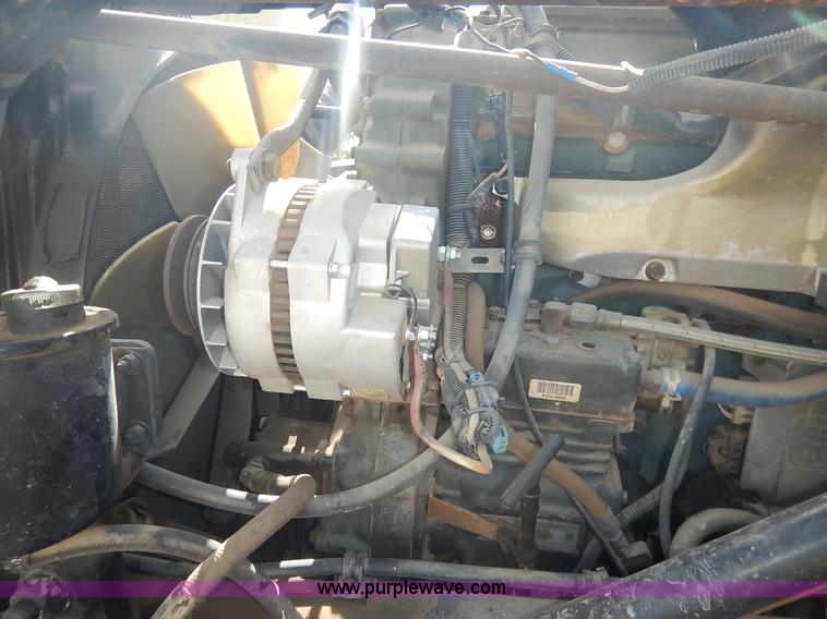 image for item J3838 1997 Freightliner FL106 semi truck