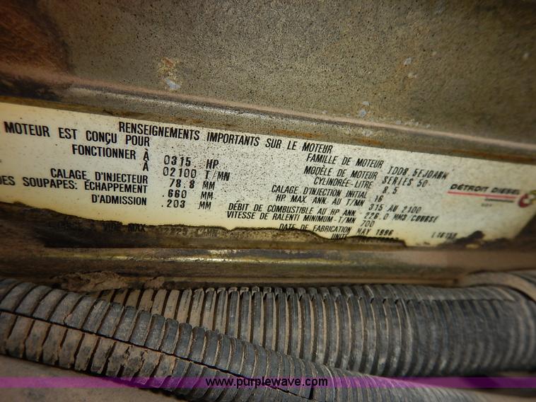 image for item J3838 1997 Freightliner FL106 semi truck