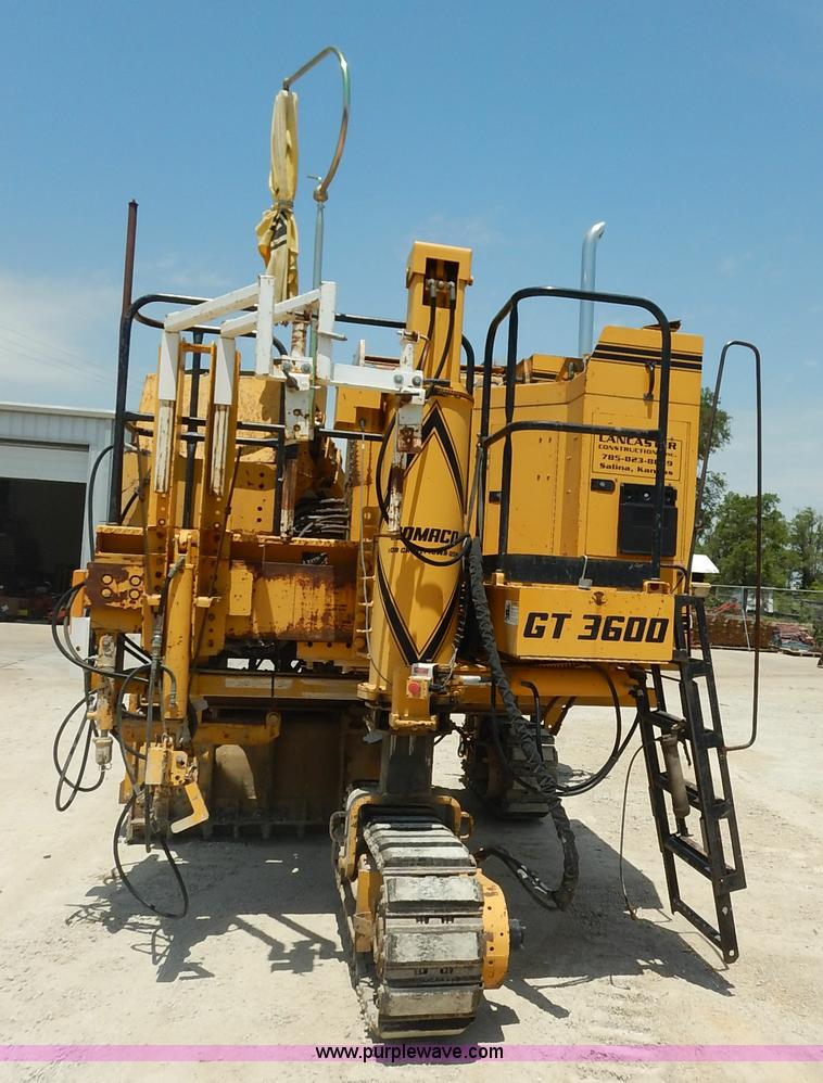 image for item J3841 1999 Gomaco GT3600 curb machine