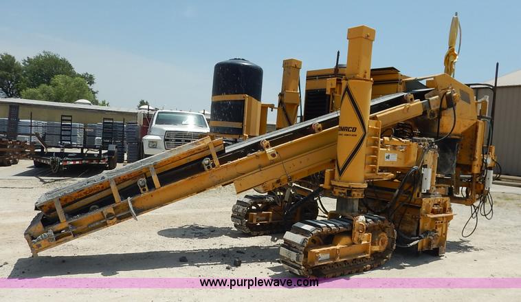 image for item J3841 1999 Gomaco GT3600 curb machine