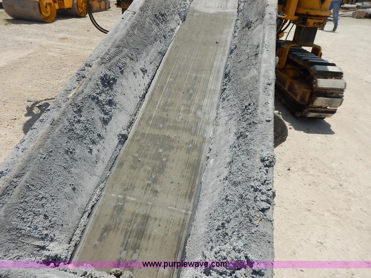 image for item J3841 1999 Gomaco GT3600 curb machine