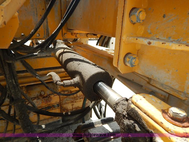 image for item J3841 1999 Gomaco GT3600 curb machine