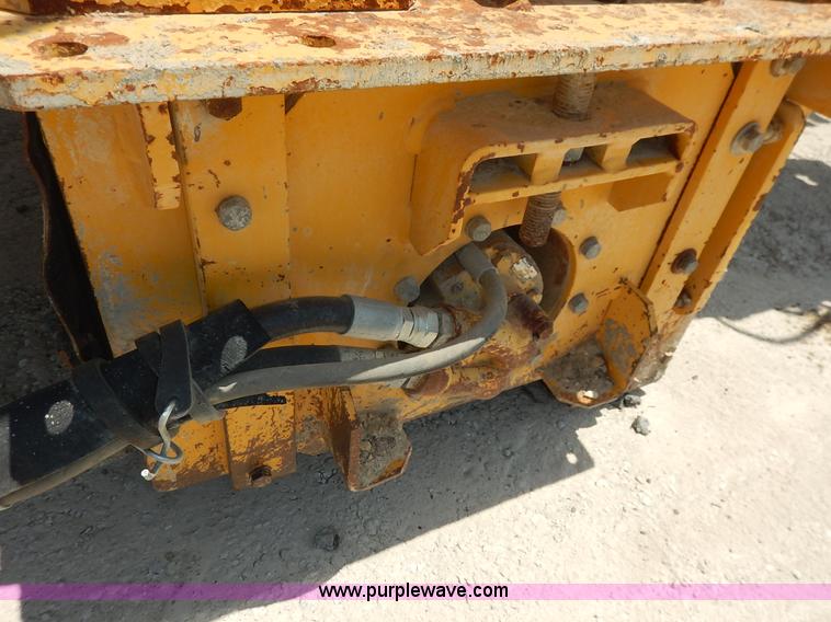 image for item J3841 1999 Gomaco GT3600 curb machine