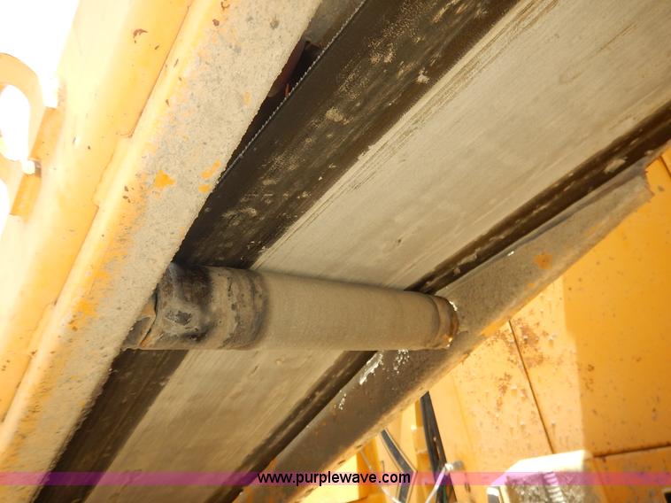 image for item J3841 1999 Gomaco GT3600 curb machine