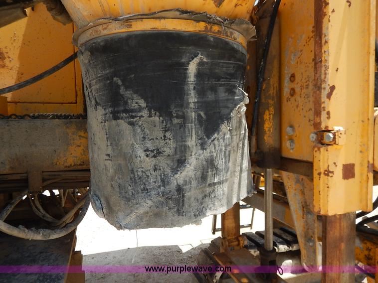 image for item J3841 1999 Gomaco GT3600 curb machine