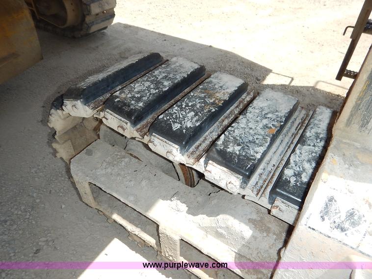 image for item J3841 1999 Gomaco GT3600 curb machine