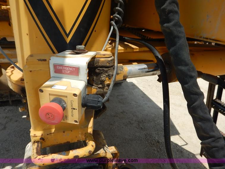 image for item J3841 1999 Gomaco GT3600 curb machine